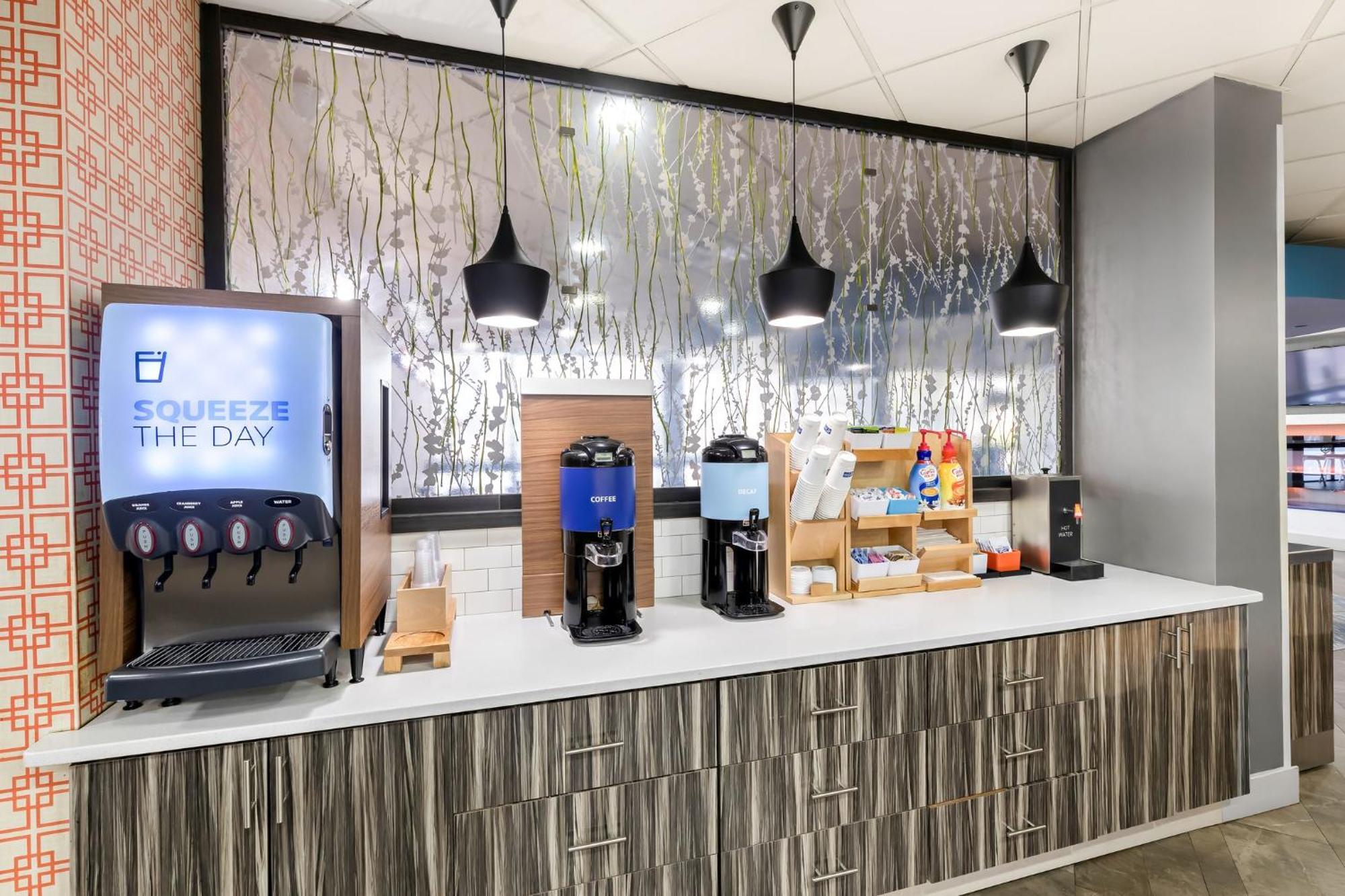 Holiday Inn Express Atlanta Galleria-Ballpark Area By Ihg Smyrna Exterior foto